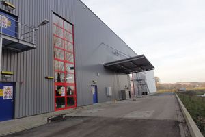 3H-Lacke, Fassade