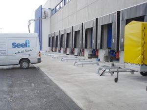Logistikzentrum LLG LKW-Tore